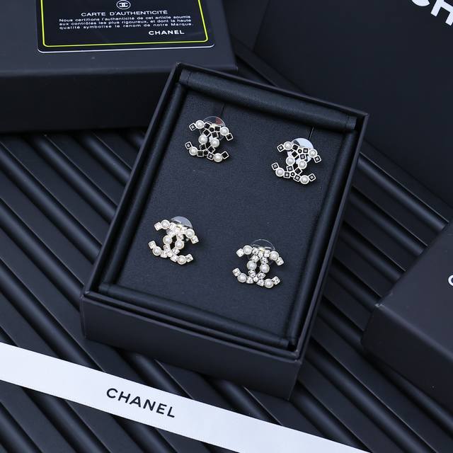 Chanel 黑白相间方钻珍珠耳钉 小香经典配色黑白色经典复古两色