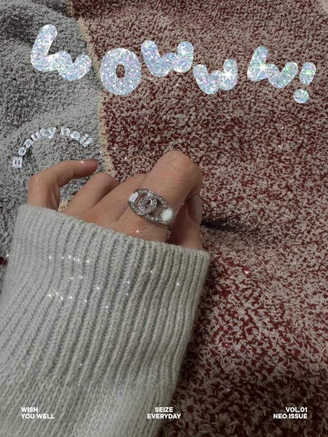 250031 我们出品 量大咨询客Fu 香 方糖钻双C戒指 25S夏季最新款 老规矩先到先得 颗颗施华洛世奇水晶Zp一致黄铜材质 经典的双Clogo又很有设计感
