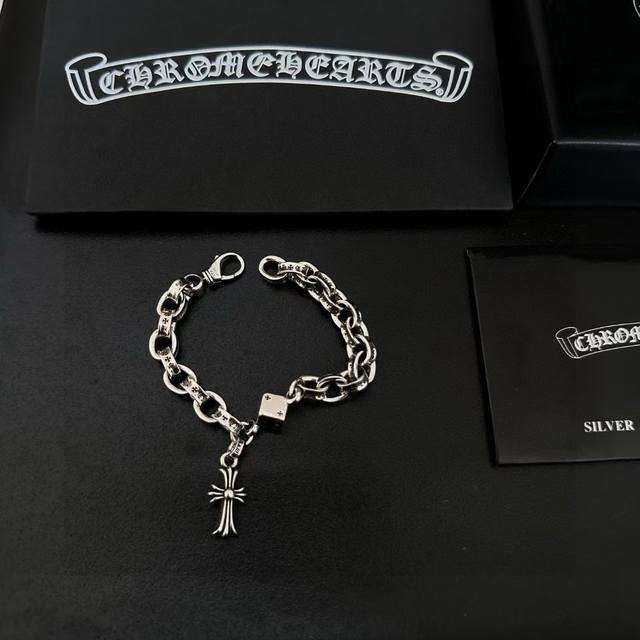 专柜原本Chrome Hearts 克罗心十字球多元素*字母手链 进口工艺 精工品质 纯手工打造 正品开模潮流时尚必备 男女均可佩戴 情侣款同款 摇滚朋克泰银风