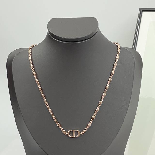 编码N673 dior项链热销款火爆上新 迪奥玫瑰金Cd星点项链 绝美设计 颜色超温柔