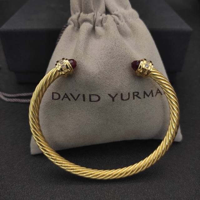 David Yurman 5Mm金色带钻红钻手镯 建议适合佩戴的手围15-20Cm 编号Dysz-132
