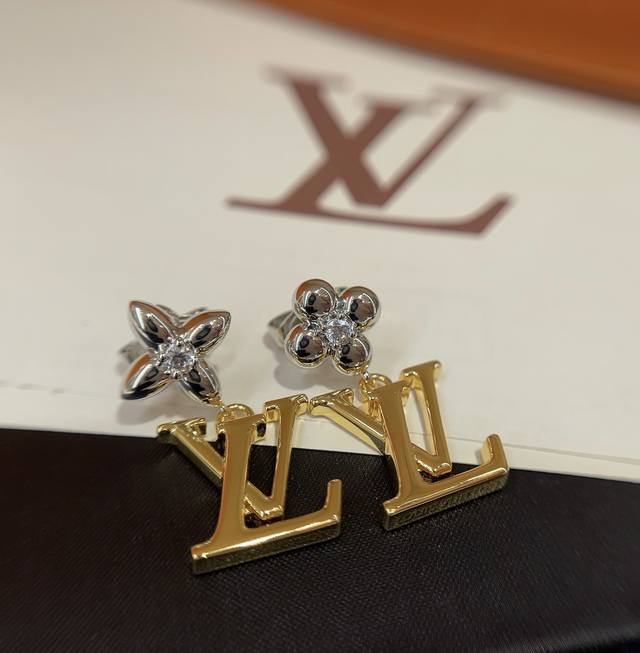 编号Led0103 lv新款Ab耳环