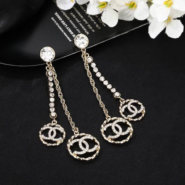 小香 Chanel 新款耳环 专柜同步上市 双C 圈圈耳钉 精工打造原版一致黄铜材质