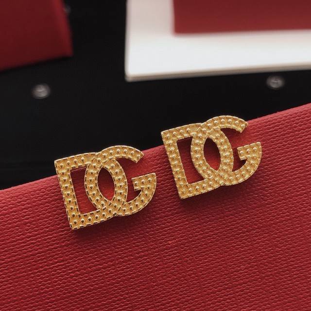 编号Dged0016 Dg*最新款素款耳钉 一致Z批黄铜材质