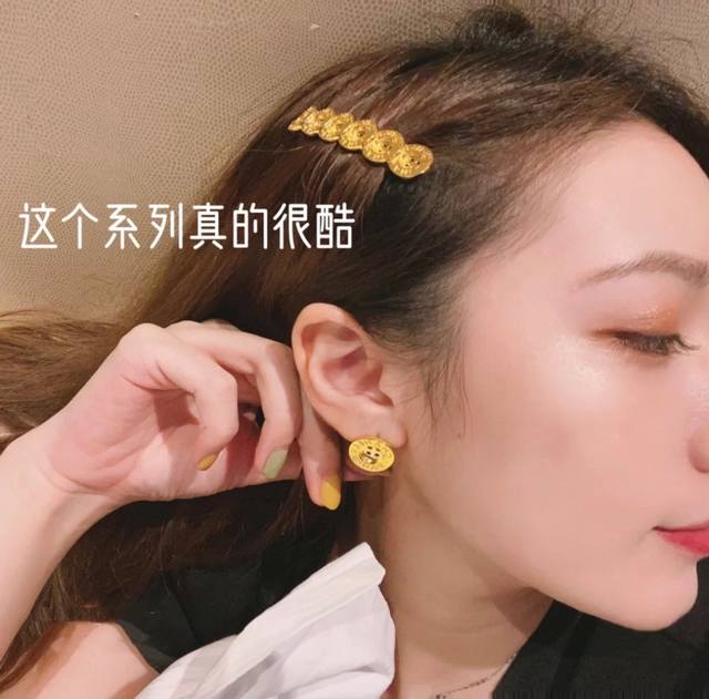 203132 我们出品 Zp3900 认准业内唯一一家购入正品做货的上家 最爱的Vintage现货秒发 纽扣双C发夹 网红 都买不到的系列 Ch Nel Vin
