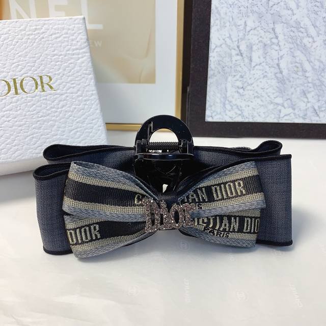 dior迪奥 dior抓夹 蝴蝶结织带Logo抓夹 气质百搭 日常精致小单品 小仙女必入单品 宝藏款 闭眼入推荐款 单个 配发箍盒