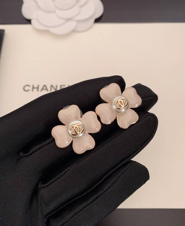 Ch*Nel 新款粉色花朵耳钉 一致Z批黄铜材质