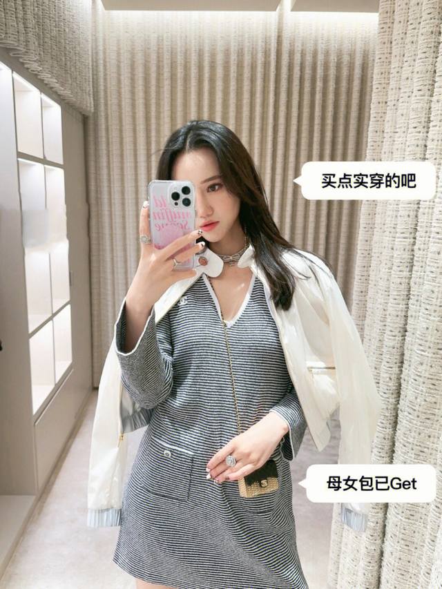 我们出品 年度最爆最美的Choker Z20700量大咨询客Fu Ch Nel 蝴蝶结Choker 太太太好看了 名媛 网红必备 超级难做 满满都是高级感 采用