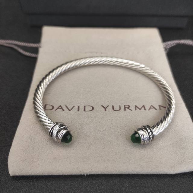 David Yurman 5Mm旋转镶嵌钻深绿钻手镯 建议适合佩戴的手围15-20Cm 编号Dysz-046