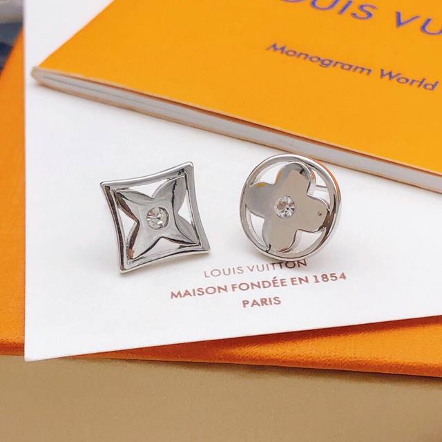 编号Led0147 Lv*最新款银色圆形光面耳钉 一致Zp黄铜材质