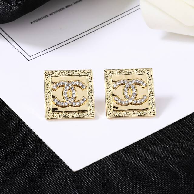 小香 新款双C 耳钉 中古风 耳环 原版定制 设计感 质感十足 耳钉炒鸡好看优雅
