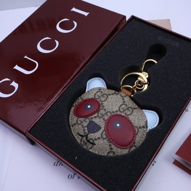 新款Gucci古奇古驰包饰包包钥匙扣挂饰 两色做工精致 以独特的标志