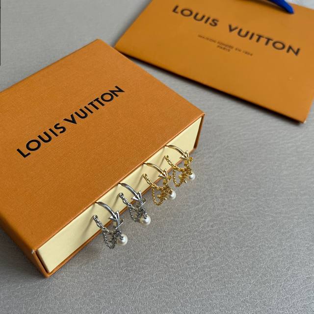 原单货 Lv 耳钉Louis Vuitton 路易威登 专柜一致材质 火爆款出货 设计独特 复古前卫