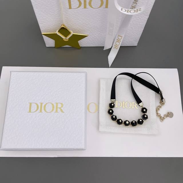 高品质 细节如图 D 九黑石织带Choker ZP9300 走秀款 周也同款 上身太绝太美太赞啦墙裂推荐 好久没有出织带款式了真的一鸣惊人的设计 单看感觉平平无