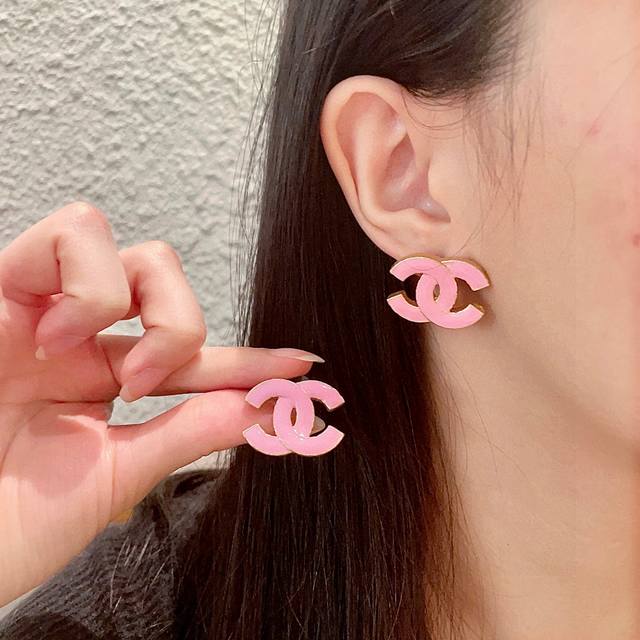 香奈儿圆形双C耳钉