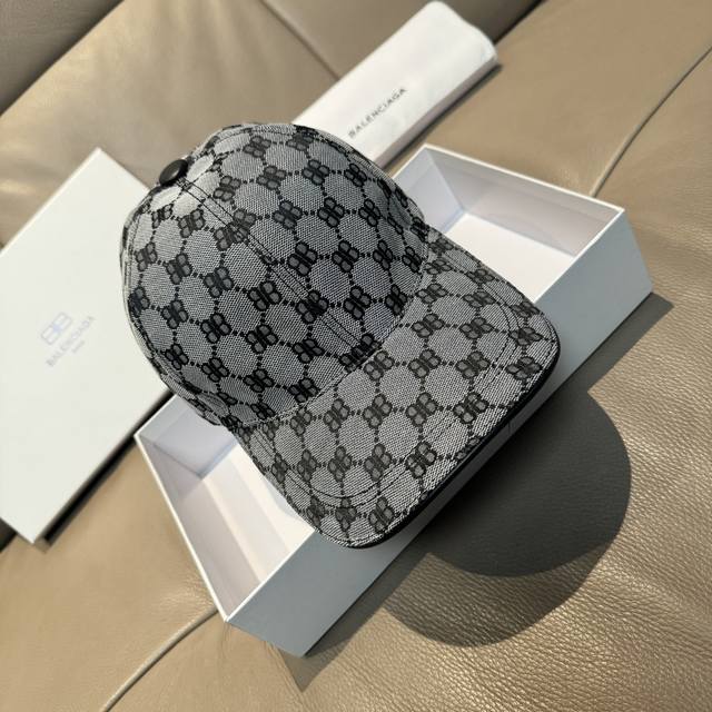配盒子布袋 Balenciaga 巴黎世家 新款原单棒球帽 专柜1:1开模订制 原版帆布面料+头层牛皮 纯棉内里 轻盈透气 简洁大方 基础头围56 贴片可调节