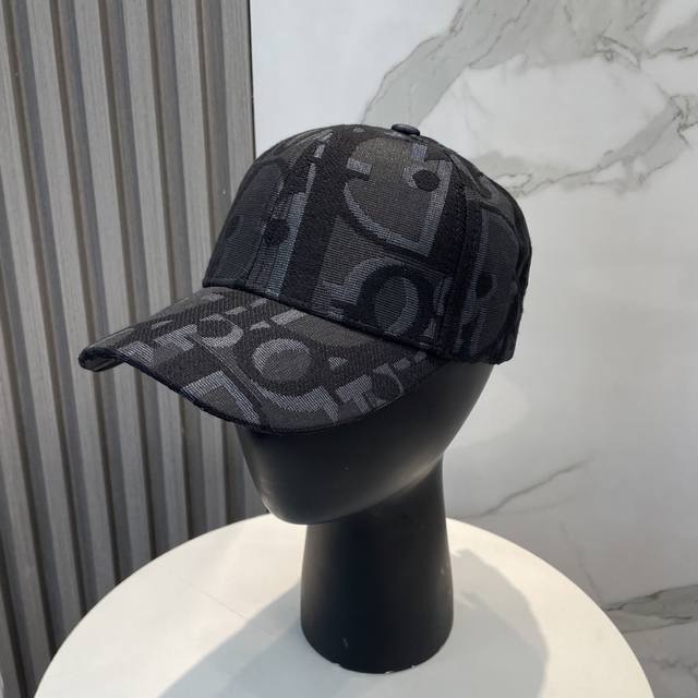 Dior 迪奥 新款原单棒球帽 复古韵味十足 专柜热门新款 1纯棉内里 轻盈透气 质量超赞 基础头围56 贴片可调节