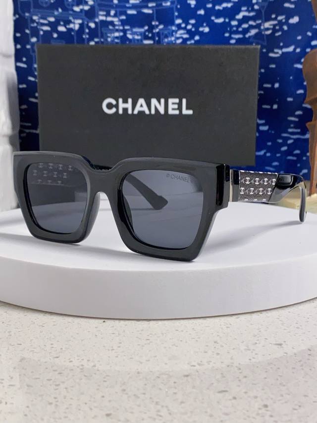 Chanel香奈儿 新款潮流爆款 时尚方框太阳镜 佩戴舒适 网红潮款墨镜 女士高清加厚偏光太阳镜 高品质