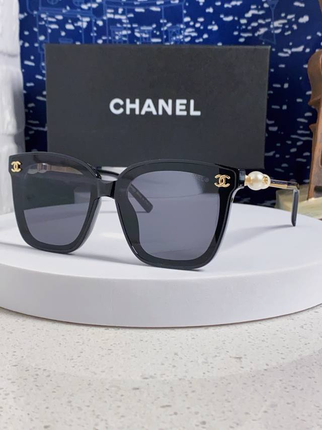 Chanel香奈儿 2025新款双C珍珠镜腿墨镜太阳镜 素颜高清镜片 女士墨镜