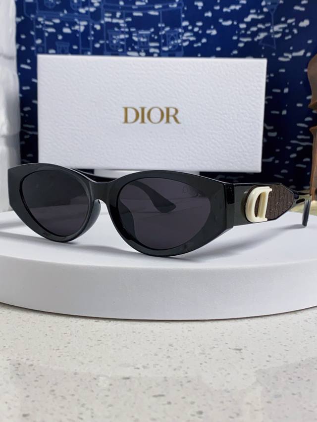 Dior迪奥 2025新款太阳眼镜 旅行遮阳墨镜30Montaigne 防紫外线个性复古大气女士偏光墨镜
