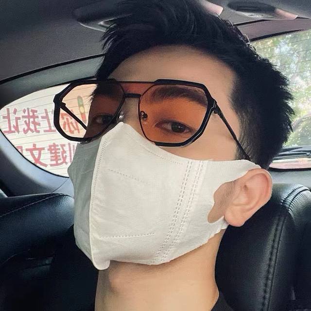 Gucci古奇 新款连体驶驾镜墨镜出行必众备多明星同款 太阳镜 男女太士阳镜飞行 型号 G011