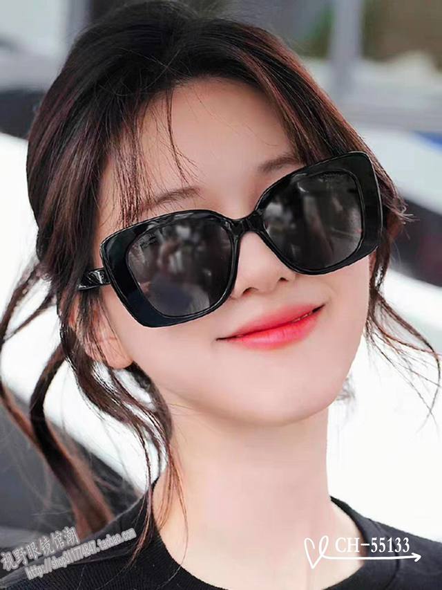 法国香奈儿-Chanel . 宝丽来树脂高清镜片 . Tr镜架-轻便佩戴舒适 . Size 63-17-140 . 新款小香太阳镜减轻强光负担 遮挡有害光线防辐