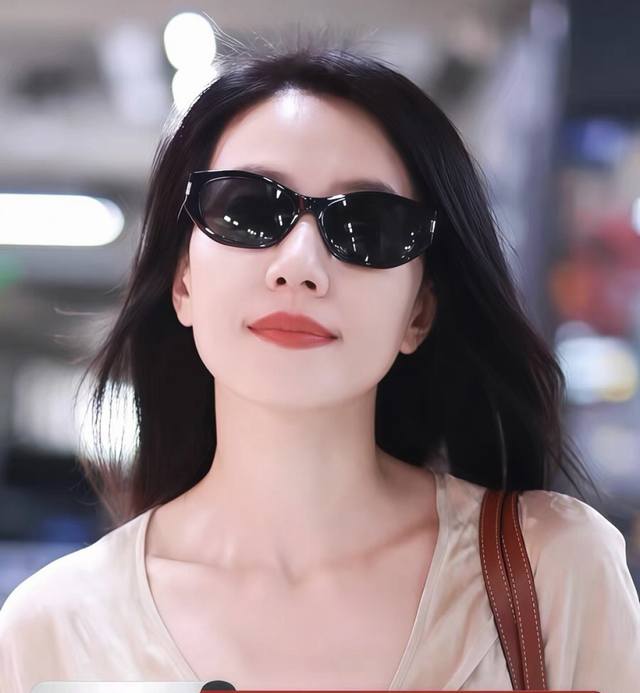 Louis Vuitto*2025新款复古猫眼墨镜女款高级感潮辣妹度假偏光太阳眼镜圆脸显瘦
