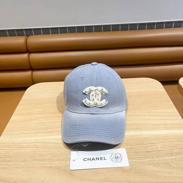 香奈儿新款字母Logo棒球帽 很酷的色系 女佩戴都有不同Style 第一批抢先出货 香粉必入款