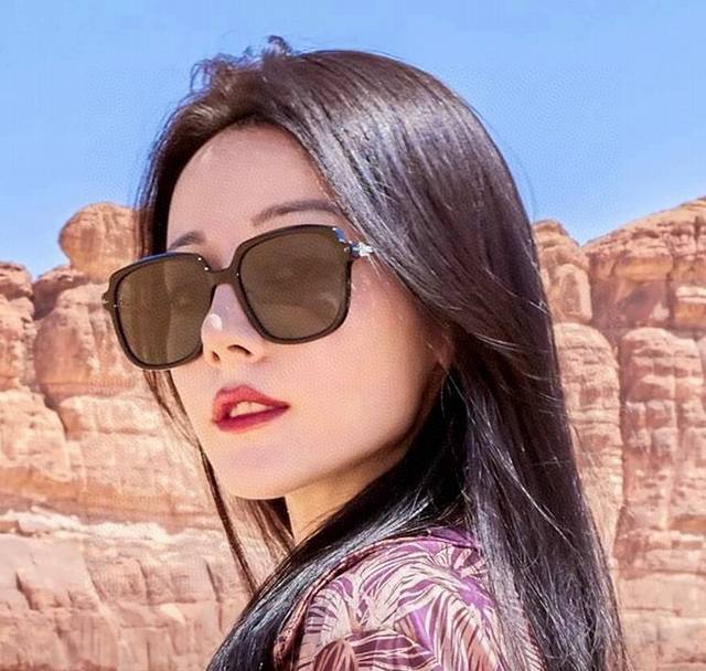 Gucci 2025开春新款 潮流爆款 时尚圆框偏光太阳镜 高品质 佩戴舒适 网红潮款墨镜 女士高清加厚偏光太阳镜 高品质超轻Tr镜框 型号 G9747
