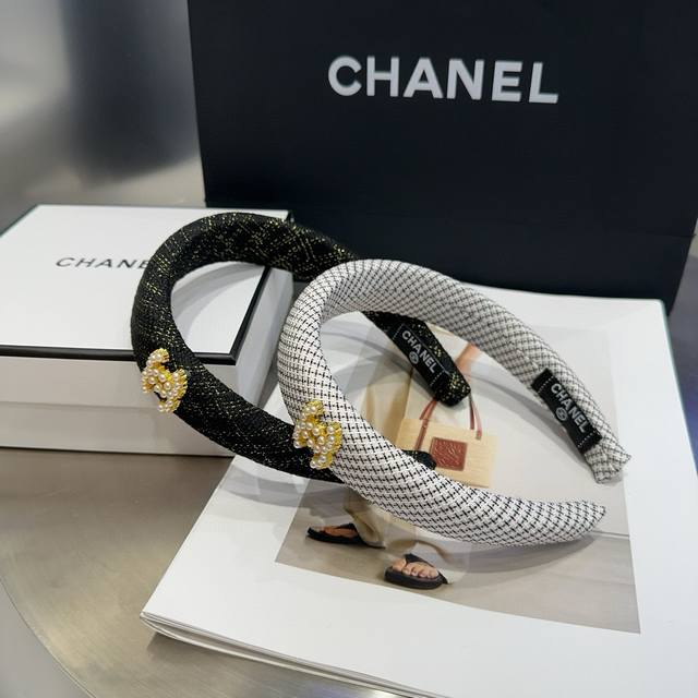 配包装盒 chanel 香奈儿 最新款小香珍珠发箍 超级好看 名媛范儿十足 小仙女必备