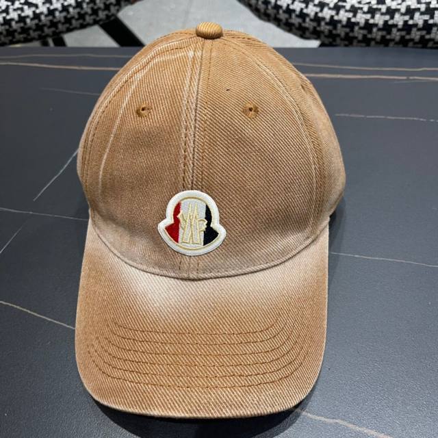 moncler蒙口经典棒球帽 经典流行款 原版帆布料轻盈透气 质量超赞 基础头围56 贴片可调节