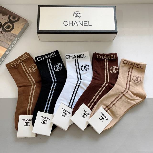 配包装 一盒5双 chanel 香奈儿 新款高端袜子 爆款字母专柜同步中筒袜 大牌出街 潮人必备超好搭