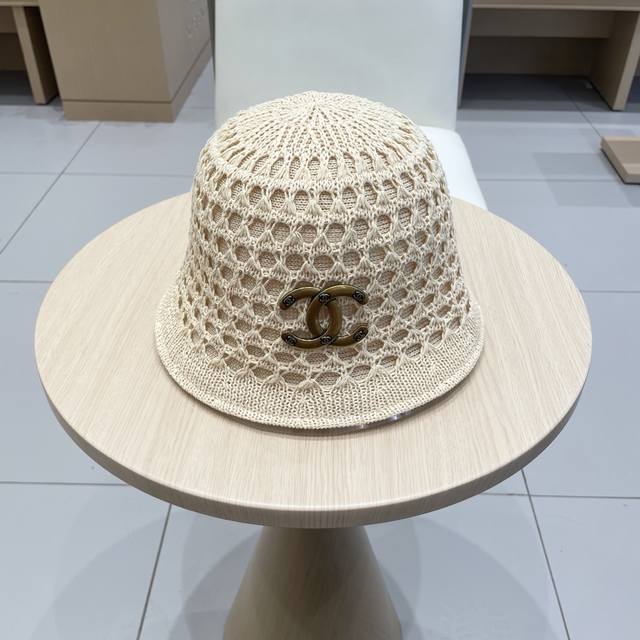 Chanel春夏镂空透气渔夫帽女出游防晒遮阳帽子时尚百搭显脸小水桶太阳帽