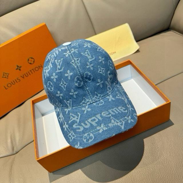 配盒子布袋 Lv*Supreme合作款 爆版原单棒球帽 1:1开模订制 原版提花牛仔面料+头层牛皮 做工细致完美 质量超赞 基础头围56 贴片可调节