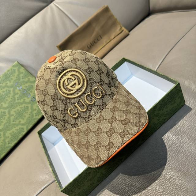 配盒子布袋 Gucci 古奇 新款原单棒球帽 大Gucci刺绣 1:1开模订制 重工刺绣 细节可媲美专柜 原版帆布料+头层牛皮 质量超赞 帅男靓女首选 时尚百搭