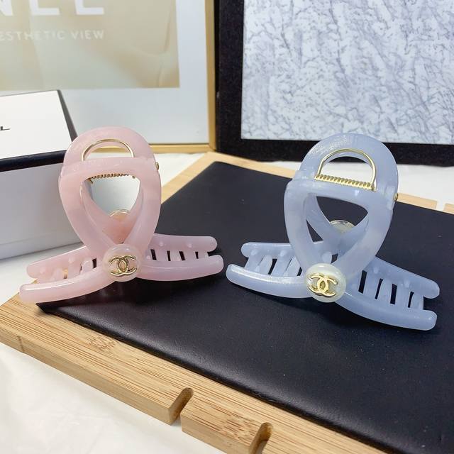Chanel小香 chanel发夹 醋酸Logo抓夹 气质百搭 日常精致小单品 小仙女必入单品 宝藏款 闭眼入推荐款 单个