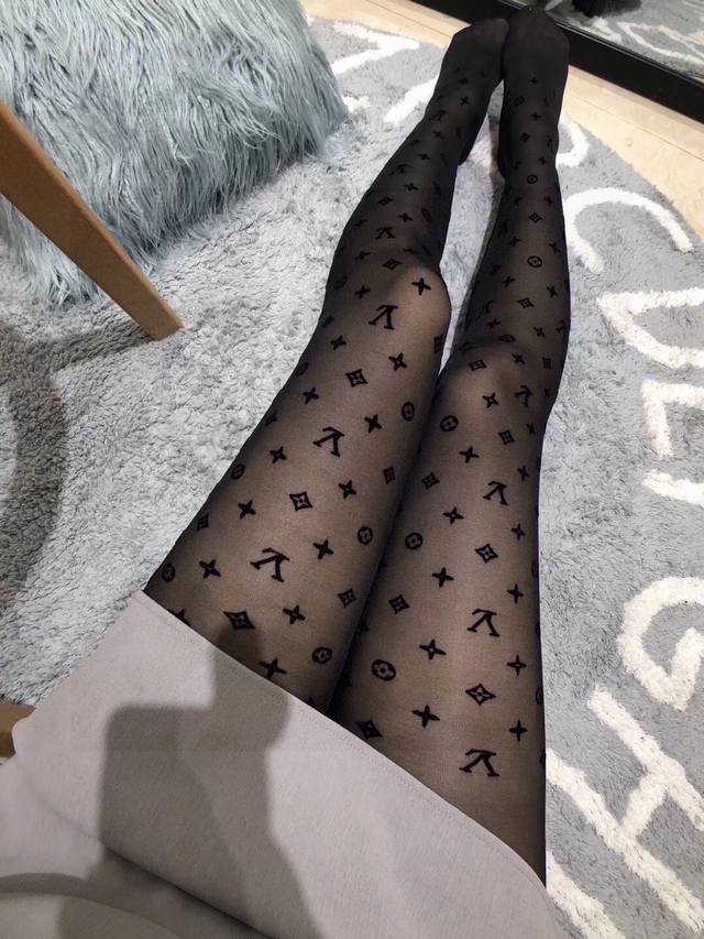 特 配包装 louis Vuitton 路易威登 连体植绒丝袜 各路明星 网红 时尚达人喜爱款 现货中