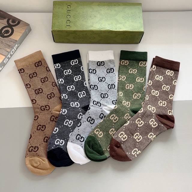 配包装 一盒5双 gucci 古奇 新款小腿袜子 双针双路面料 火爆G图案 专柜同步中长筒袜子 大牌出街 潮人必备超好搭配