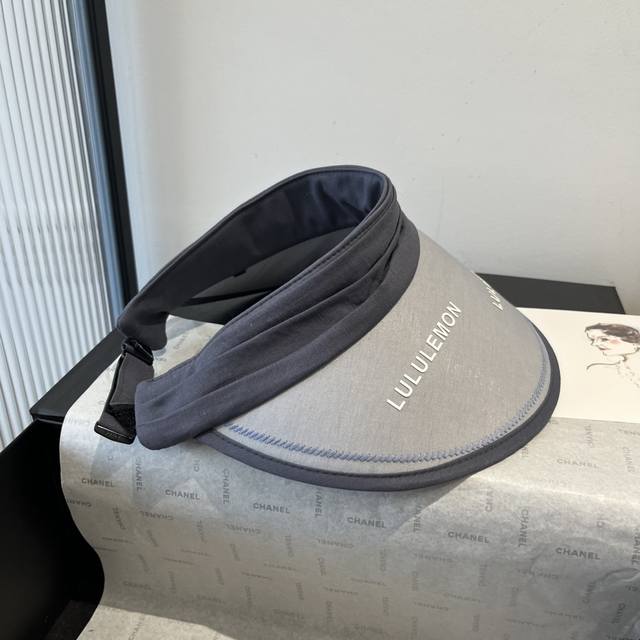 lulu潮牌空顶鸭舌帽