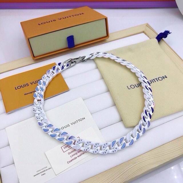 配图片原版包装 louis Vuitton官网Mp3570 Monogram Clouds项链 monogram Clouds项链探索Virgil Abloh赋