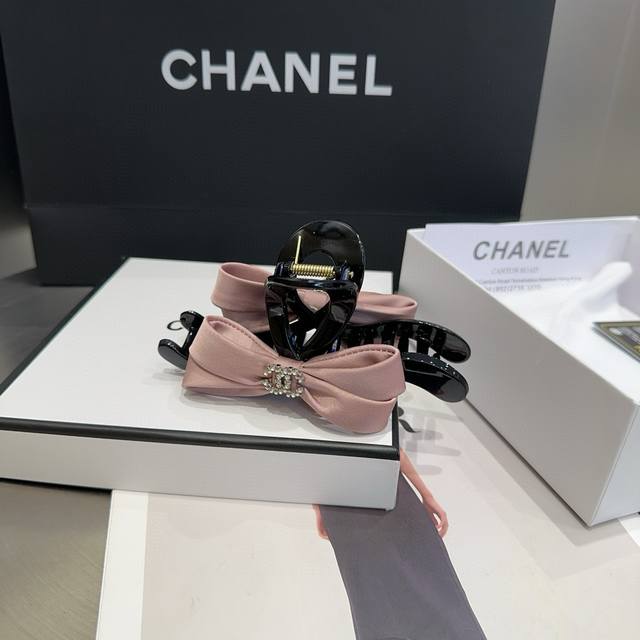 配包装盒 chanel 香奈儿 最新款小香爆款抓夹 超级好看 名媛范儿十足 小仙女必备