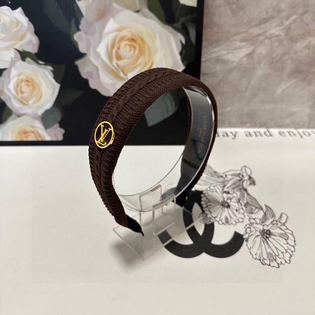 特 配专柜包装 lv 路易威登 最新高工发箍 小仙女快入手 特殊材质 不嘞头 可盐可甜