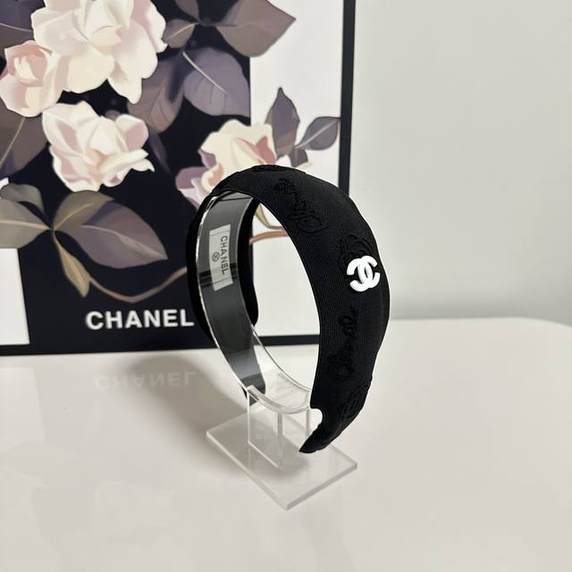 特 配专柜包装 chanel 香奈儿 最新山茶花发箍 小仙女快入手 特殊材质 不嘞头 可盐可甜