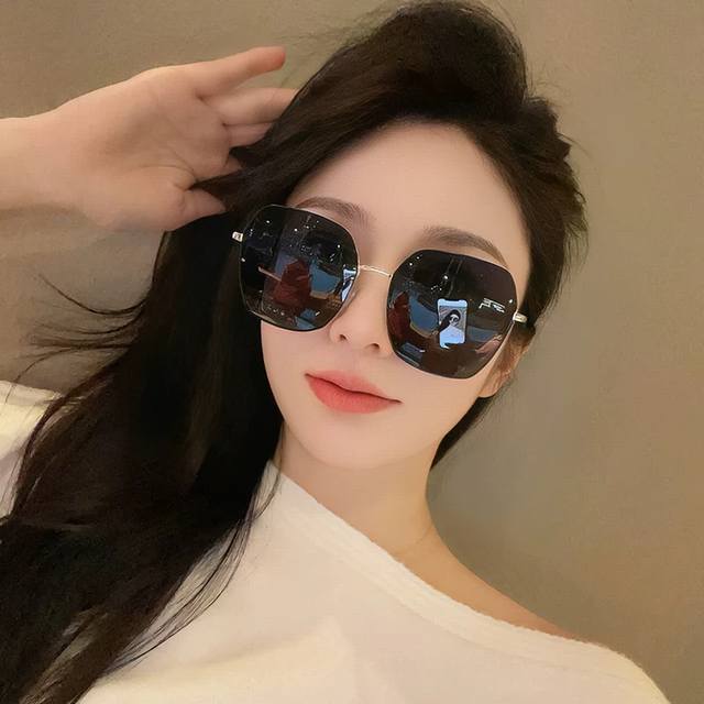 Gucci-偏光太阳镜 2025开春新款 潮流爆款 时尚圆框偏光太阳镜 高品质 佩戴舒适 网红潮款墨镜 女士高清偏光太阳镜 高品质Tr镜框 型号 G0642