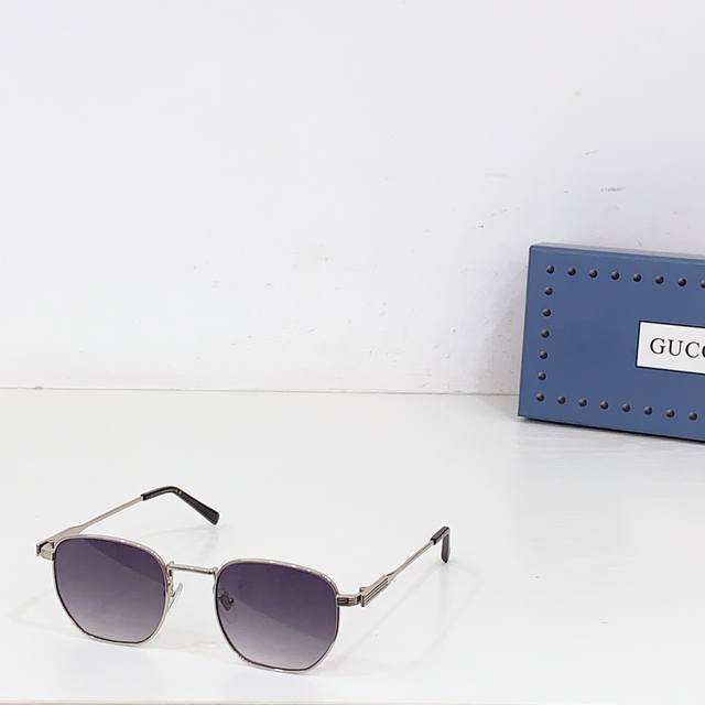 Gucc* model: Gg1878O size: 43口22-145 852105