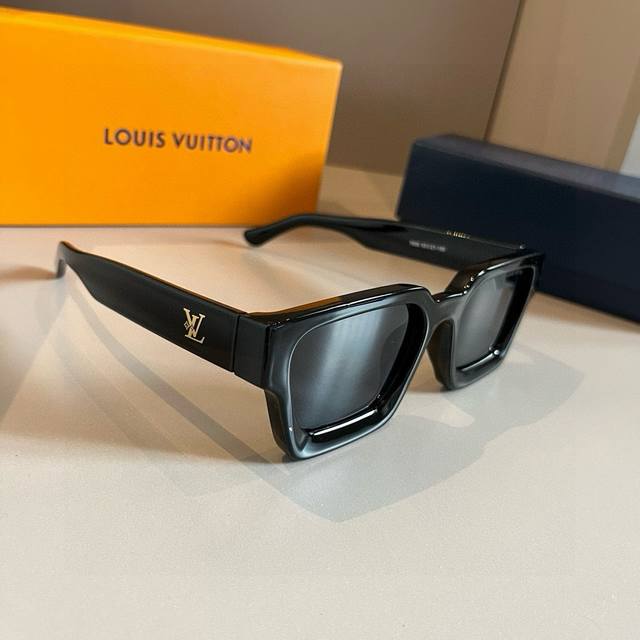 lv路易威登太阳镜 修饰脸型遮阳镜 高端轻盈