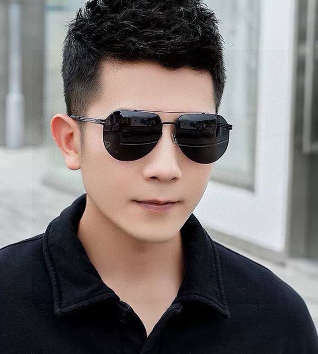 Gucci 男款炫彩飞行员偏光太阳镜 材质 高清尼龙加厚卡槽高清偏光镜片 无边框镜架颜型号 G6705