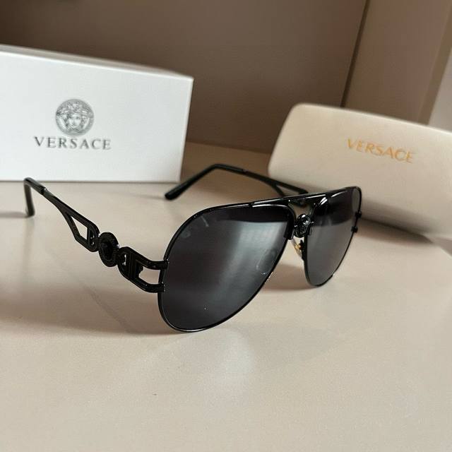 versace范思哲欧美风时尚太阳镜 男士偏光镜 男款遮阳镜 修饰脸型的好搭档 1083