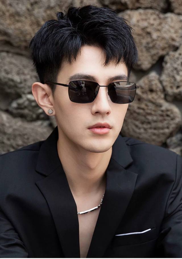 Gucci-2025新款偏光太阳镜 完美品质 独特设计 适合各种脸型 经典太阳镜 超个性 古典与时尚的结合啦 型号 G1980