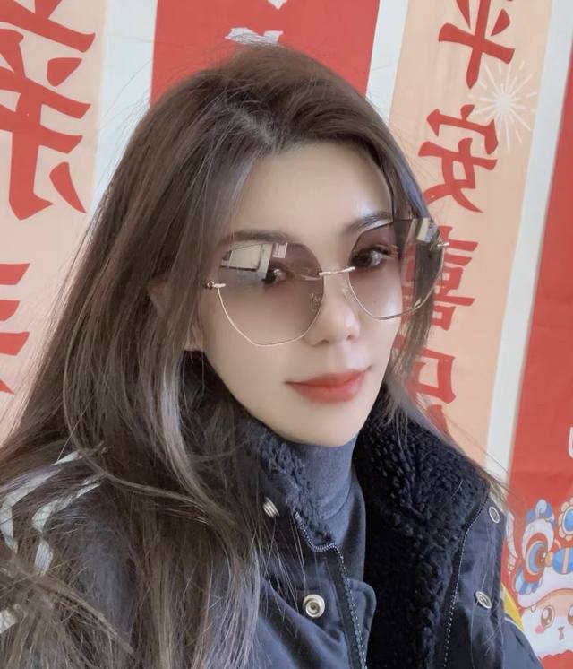 香奈儿-尼龙偏光太阳镜 2025开春新款 潮流爆款 时尚多边形偏光太阳镜 高品质 佩戴舒适 网红潮款墨镜 女士高清尼龙偏光太阳镜 高品质镜框 型号 Ch0637